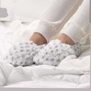 Warmies Microwavable Snowy  Slippers Lavender Scented Relaxing Wth/Gray OS 6-10